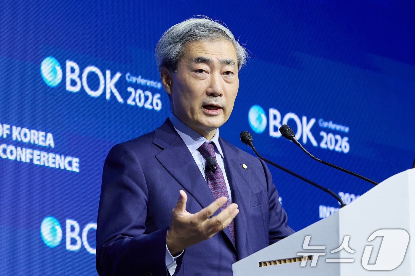 (서울=뉴스1) = 신현송 한국은행 총재가 1일 오전 서울 중구 한국은행에서 열린 2026 BOK 국제컨퍼런스에서 개회사를 하고 있다. (한국은행 제공. 재판매 및 DB금지) 20 …
