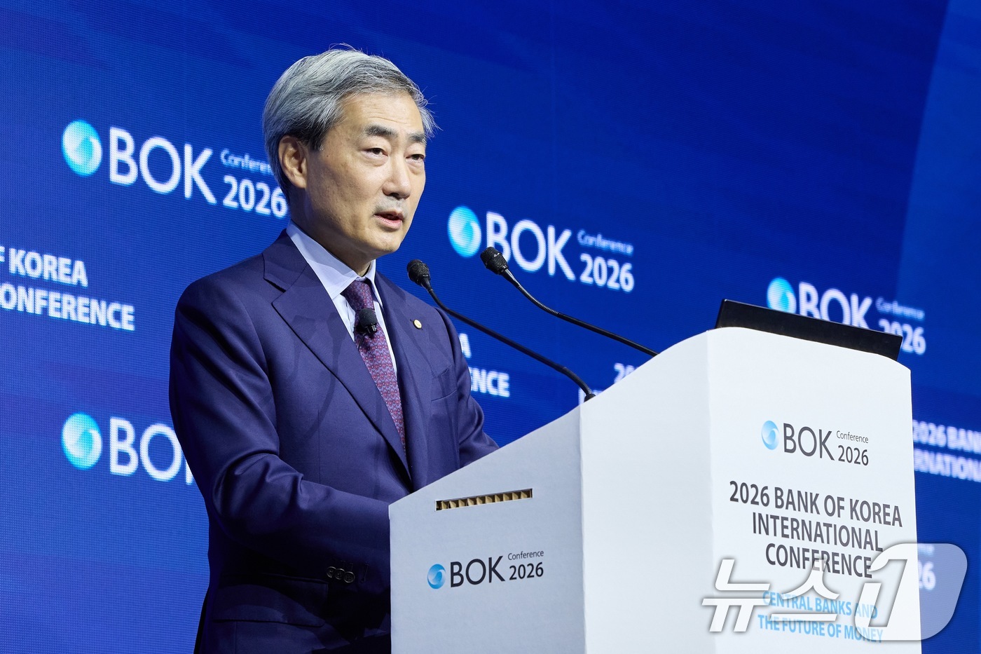(서울=뉴스1) = 신현송 한국은행 총재가 1일 오전 서울 중구 한국은행에서 열린 2026 BOK 국제컨퍼런스에서 개회사를 하고 있다. (한국은행 제공. 재판매 및 DB금지) 20 …