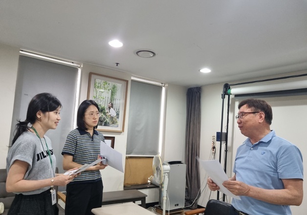 송파구, 휴가철 앞두고 여권사진 규격 안내 강화