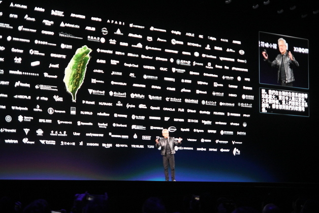 GTC 타이베이 기조연설하는 젠슨 황 엔비디아 CEO