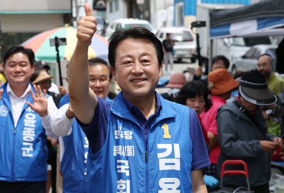 김용남, '7명 사상' 한화 폭발사고에 유세 전면 중단…"희생자 추모"