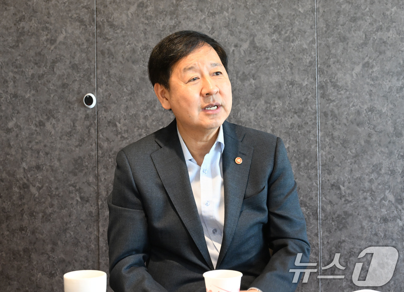 (서울=뉴스1) = 구윤철 부총리 겸 재정경제부 장관이 1일 세종특별자치시 인근에서 열린 재경부 AI 동아리(AX집현전2.0)와의 간담회에서 모두발언을 하고 있다. (재정경제부 제 …