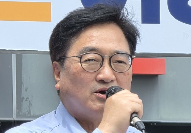 구미서 민주당 후보 지지 호소하는 우원식