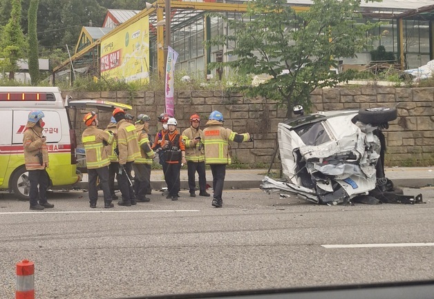 과천 매헌지하차도 옆 도로서 8중 추돌 사고…3명 중·경상