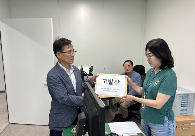 김중남 강릉시장 후보 측, 김홍규 후보 고발…"허위사실 유포"