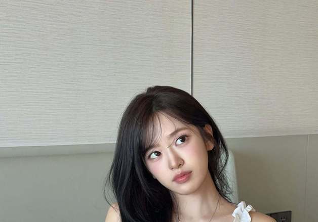 안유진, 침대 위에서 뽐낸 청순미…귀여움까지 장착 [N샷]