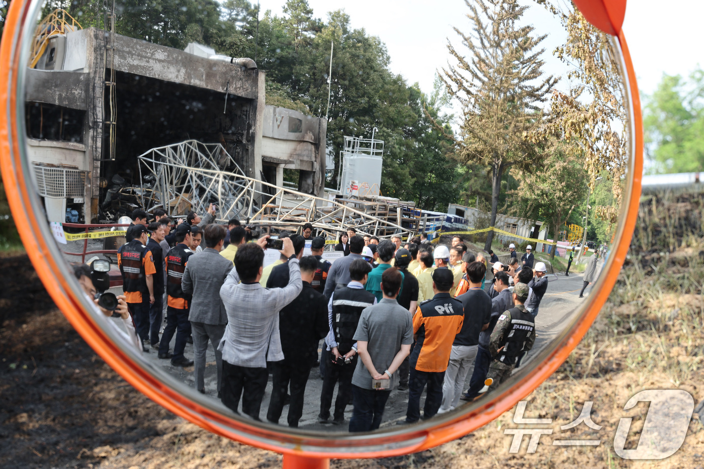 (대전=뉴스1) 신웅수 기자 = 1일 폭발 사고가 발생한 대전 유성구 한화에어로스페이스 대전사업장이 통제되고 있다. 2026.6.1/뉴스1