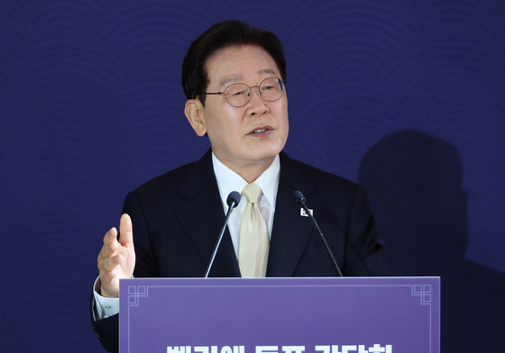 李대통령 "잠실 시위서 경찰 욕설·폭행…도저히 용납하기 어려운 일"