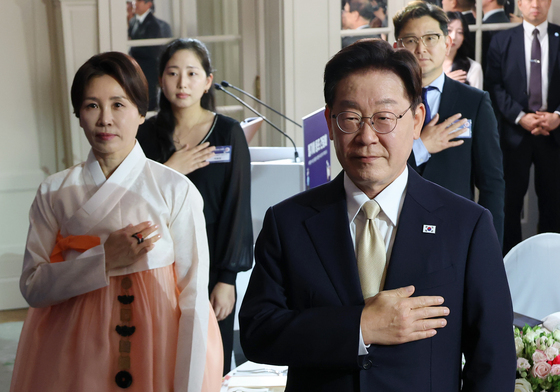 李대통령 유럽순방 첫 일정 동포간담회…"재외공관장은 주민센터 동장"