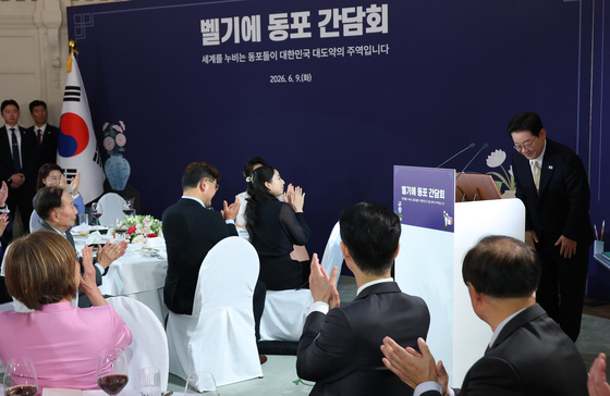 인사하는 이재명 대통령