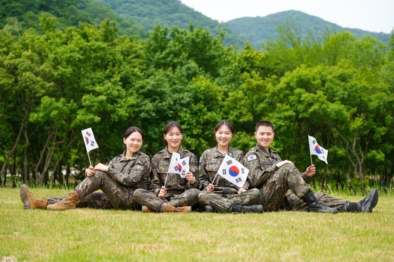 육·해·공에 포진한 부사관 4남매…"각자 위치에서 국가수호 임무"