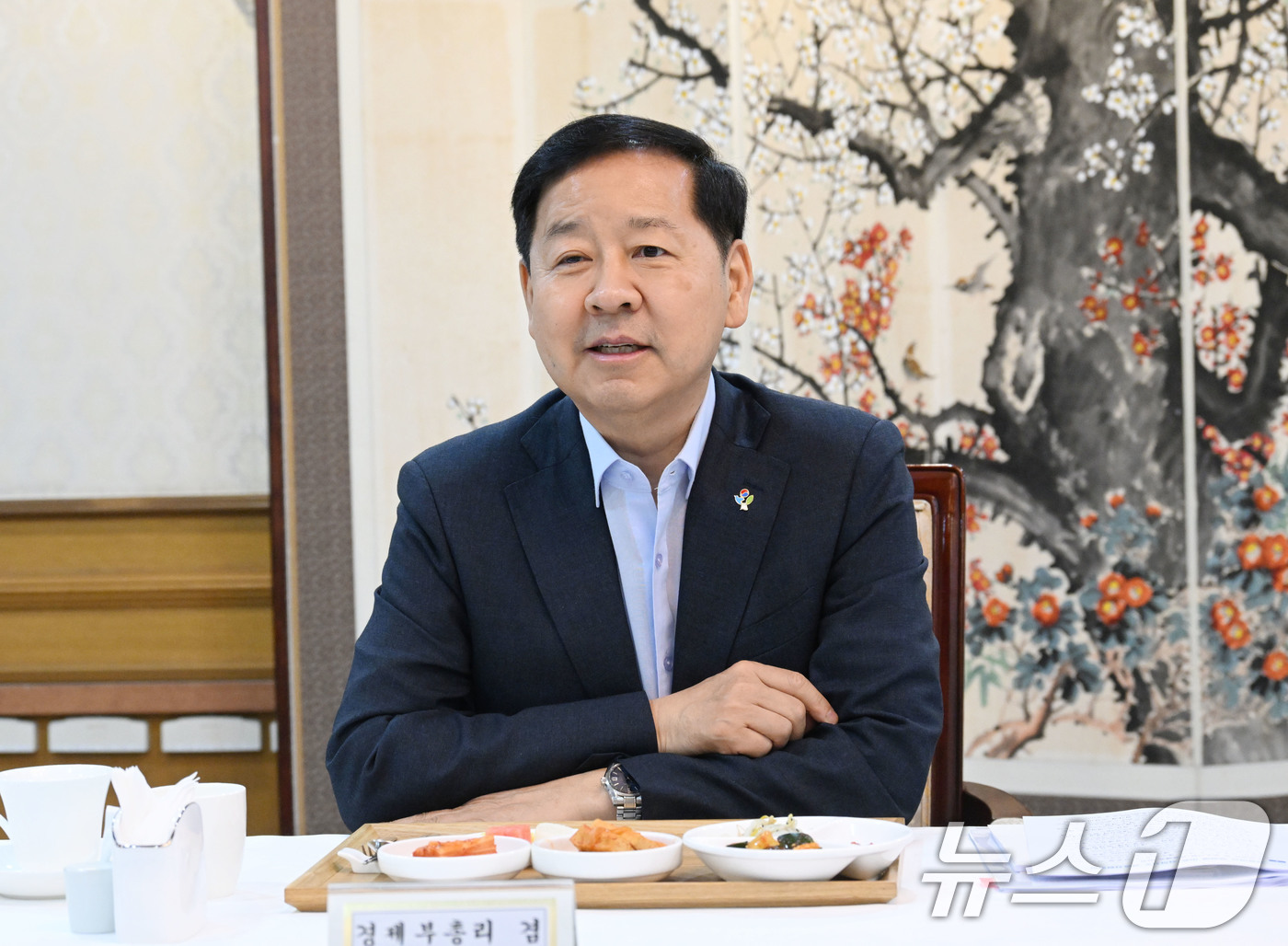 (서울=뉴스1) = 구윤철 부총리 겸 재정경제부 장관이 10일 서울 종로구 정부서울청사에서 열린 확대 거시재정금융간담회를 주재하고 있다. (재졍경제부 제공. 재판매 및 DB금지) …
