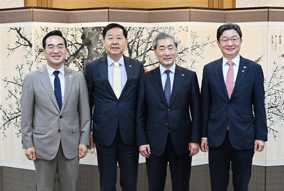 경제·통화당국 수장들 "금융 변동성 확대…레버리지 리스크 살피겠다"