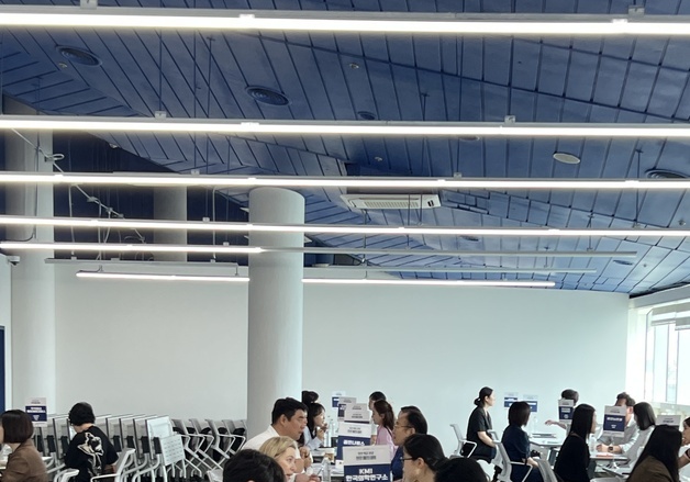 "부산 방문 외국인 환자 역대 최대…의료관광 전문 통역인력 양성"