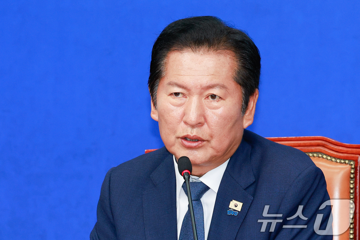 (서울=뉴스1) 안은나 기자 = 정청래 더불어민주당 대표가 10일 오전 서울 여의도 국회에서 열린 최고위원회의에 참석해 모두 발언을 하고 있다. 2026.6.10/뉴스1
