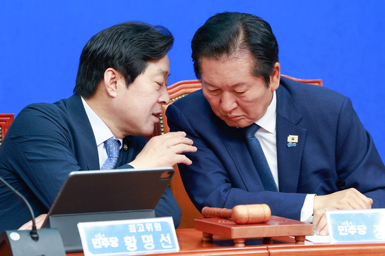 머리 맞댄 정청래·황명선