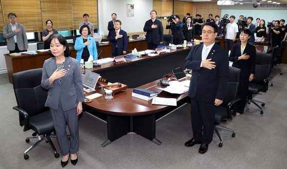 개인정보보호위 국기에 대한 경례