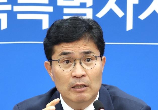 답변하는 이원택 당선인