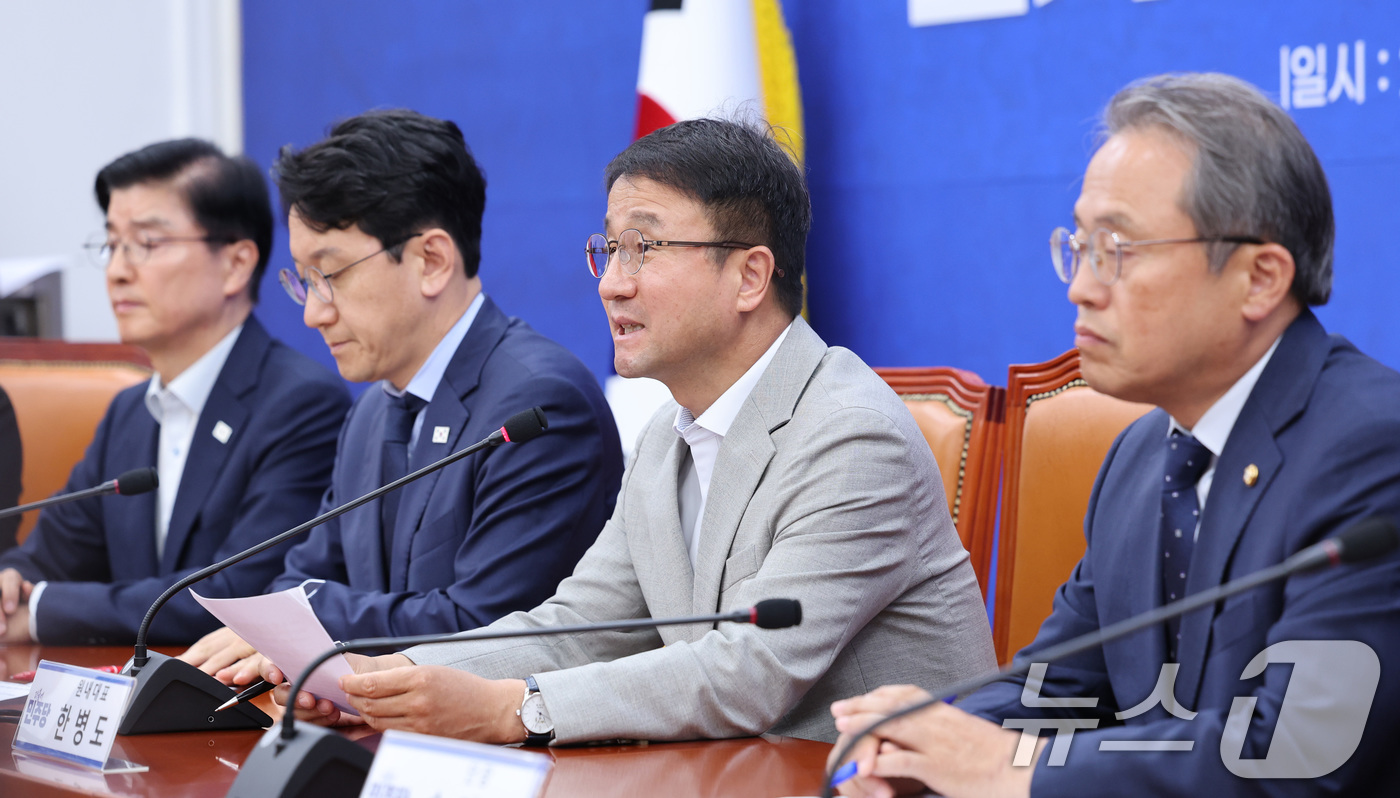 (서울=뉴스1) 신웅수 기자 = 한병도 더불어민주당 원내대표가 10일 서울 여의도 국회에서 열린 선거제도 개혁 TF 출범식에서 발언하고 있다. 2026.6.10/뉴스1