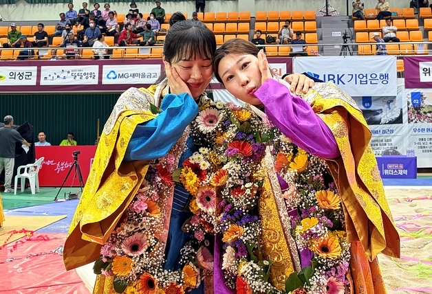 괴산군청 여자씨름단, 보은단오장사씨름대회서 장사 2명 배출