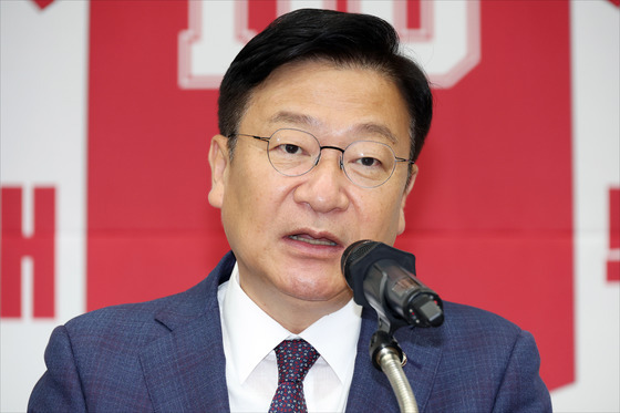정점식 "장동혁 거취, 집단지성으로 대처…한동훈 복당은 아직"