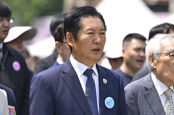 정청래, 몸 낮추는 듯 마이웨이…'鄭 책임론' 놓고 與 내홍 격화