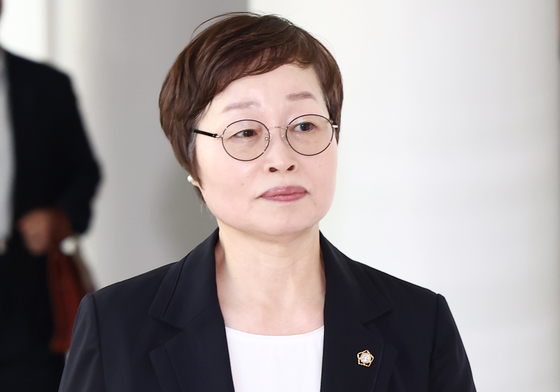 투표용지 부족사태 진상규명위 첫 회의 참석하는 조현욱 위원장