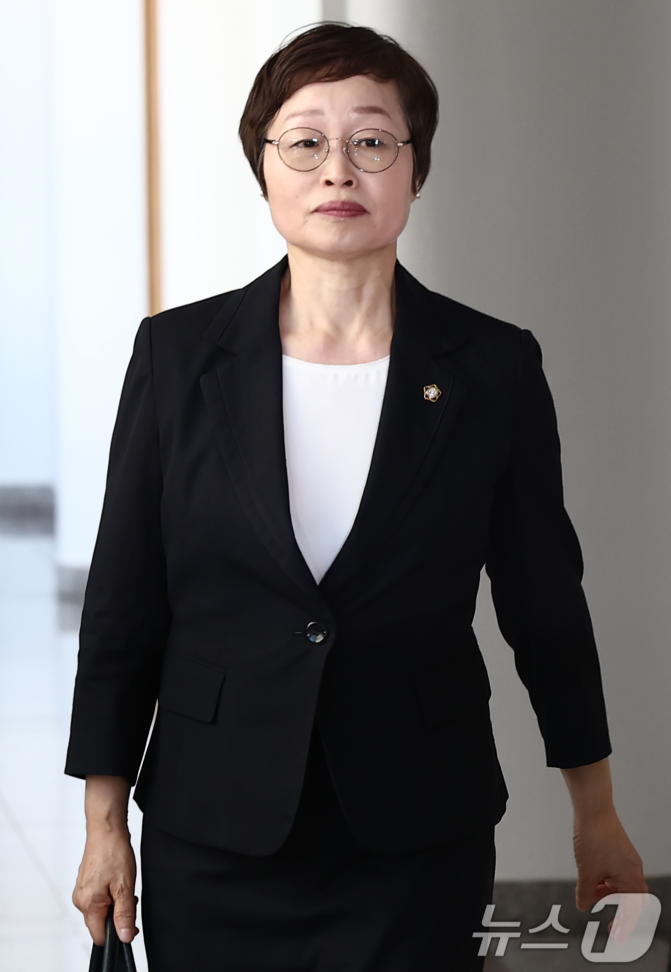 (과천=뉴스1) 김민지 기자 = 조현욱 중앙선거관리위원회 투표용지 부족사태 진상규명위원장이 10일 오후 과천 중앙선거관리위원회에서 열린 투표용지 부족사태 진상규명위원회 제1차 회의 …