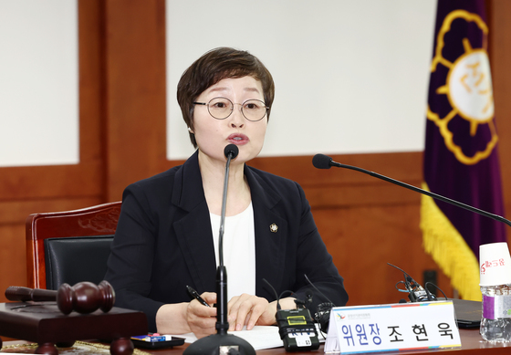 투표용지 부족사태 진상규명위 첫 회의서 인사말 하는 조현욱 위원장