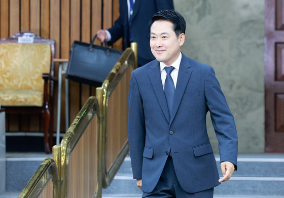 간담회 입장하는 장동혁 대표