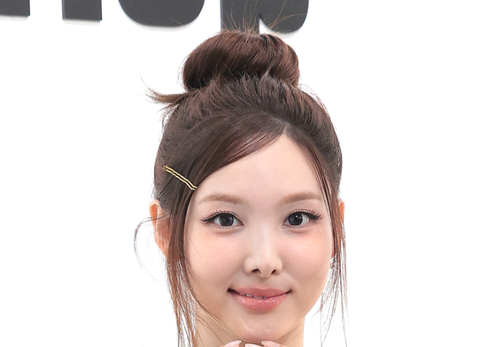 나연, 성수동에 핀 꽃
