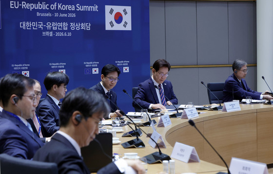 유럽에서 북한에 톤 높인 정부…당장 실익은 '대북 접촉보다 외교' 판단