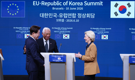 한·EU 공동언론발표 마친 이재명 대통령