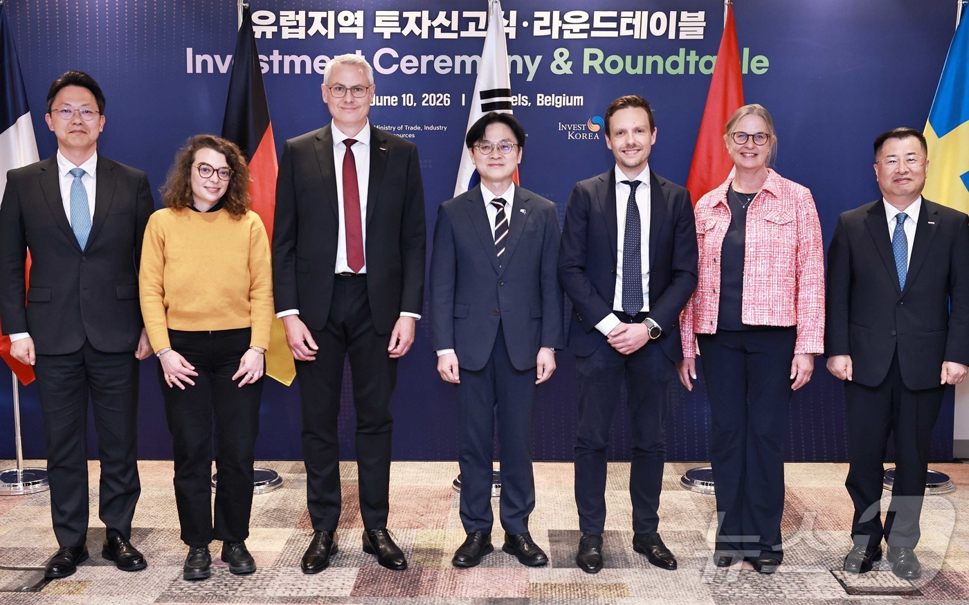 (서울=뉴스1) = 김정관 산업통상부 장관이 10일(현지시간) 벨기에 브뤼셀에서 이재명 대통령의 유럽연합(EU) 방문 계기에 유럽 첨단기업인 독일 첨단소재 기업 오라폴(Orafol …
