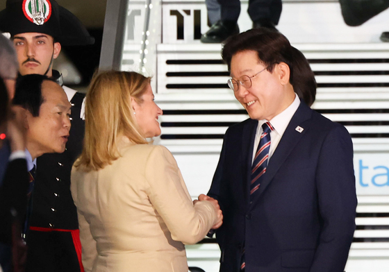 이탈리아 도착한 이재명 대통령 부부