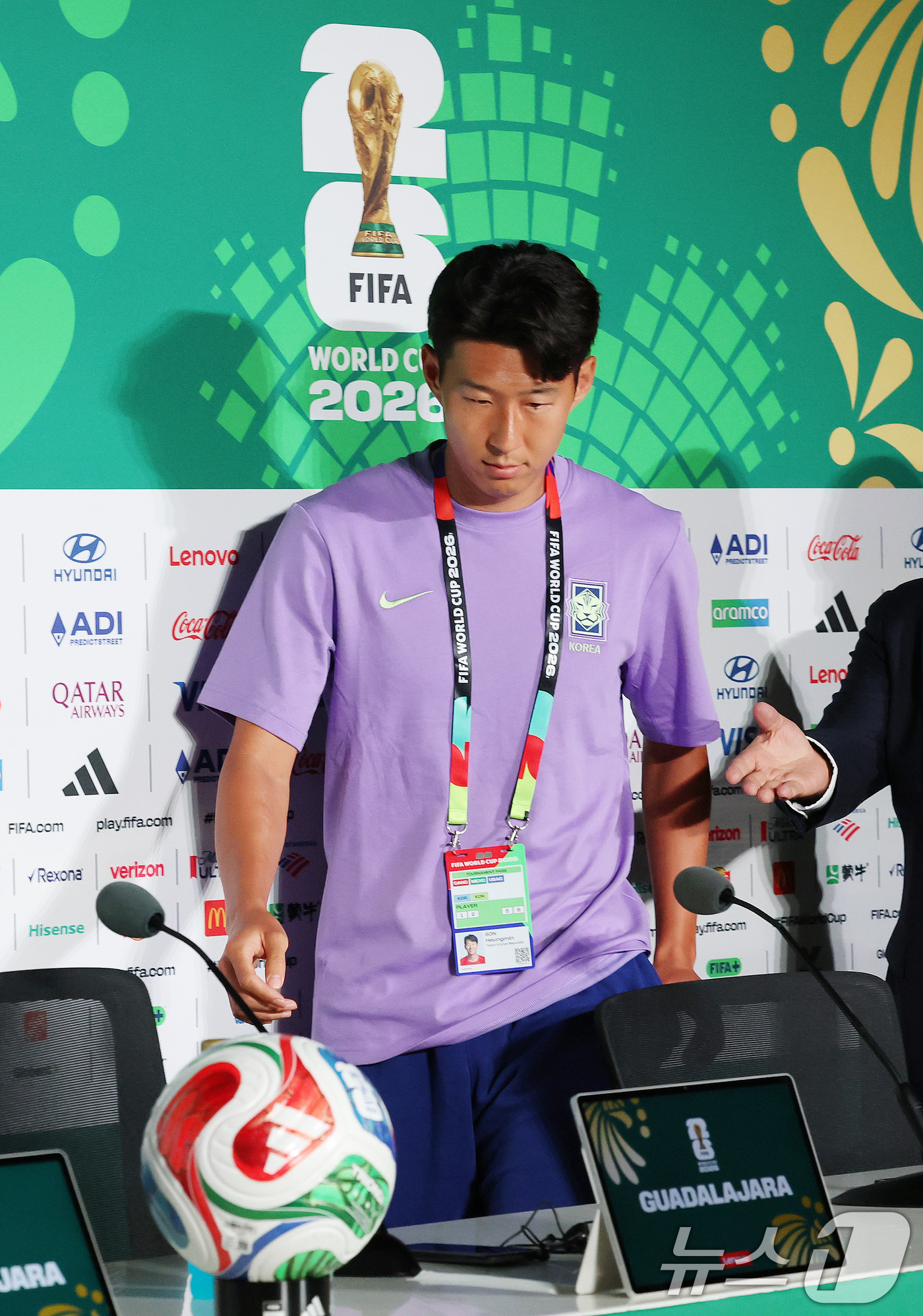 (과달라하라(멕시코)=뉴스1) 임세영 기자 = 한국 남자 축구 대표팀 '주장' 손흥민이 10일(현지시간) 멕시코 할리스코주 사포판 과달라하라 스타디움에서 2026 북중미 월드컵 A …