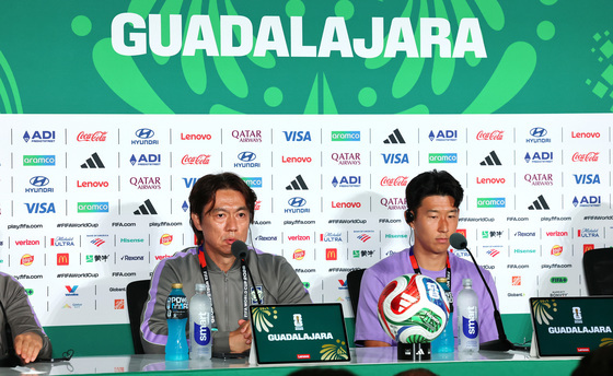 공식 기자회견 갖는 홍명보 감독·손흥민