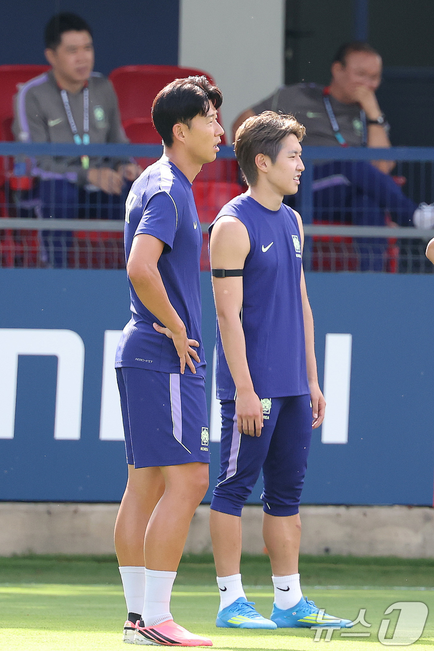 (과달라하라(멕시코)=뉴스1) 임세영 기자 = 2026 북중미 월드컵에 출전하는 대한민국 축구 국가대표팀 손흥민과 이강인이 10일(현지시간) 멕시코 과달라하라 인근 사포판에 위치한 …