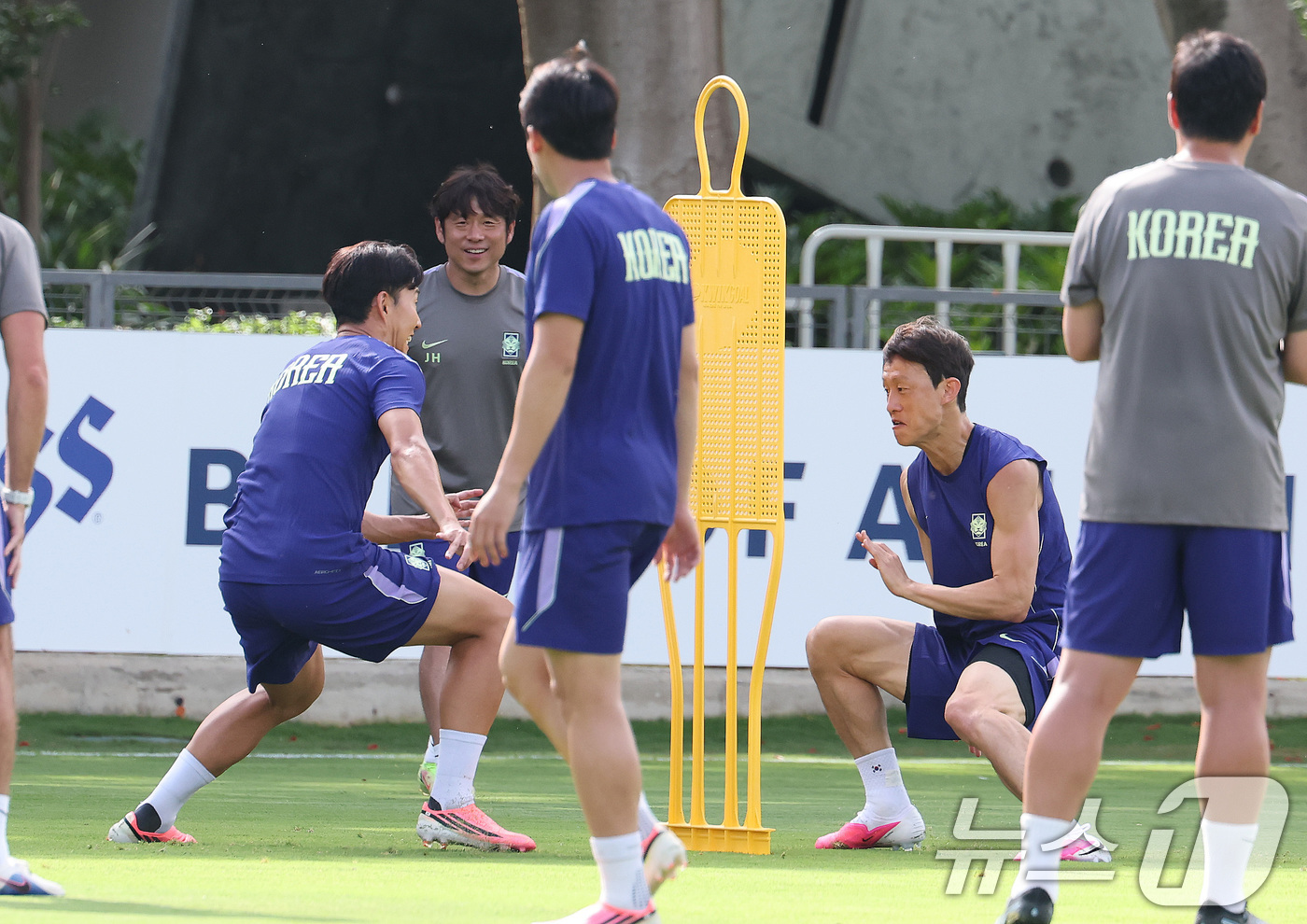 (과달라하라(멕시코)=뉴스1) 임세영 기자 = 2026 북중미 월드컵에 출전하는 대한민국 축구 국가대표팀 손흥민과 이재성이 10일(현지시간) 멕시코 과달라하라 인근 사포판에 위치한 …