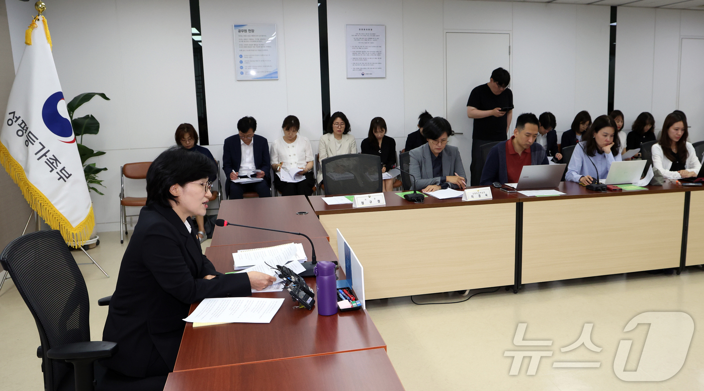 (서울=뉴스1) 김명섭 기자 = 원민경 성평등가족부 장관이 11일 서울 종로구 세종대로 정부서울청사에서 정부출범 1주년 출입기자단 간담회를 하고 있다.