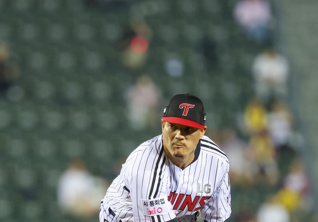 '158㎞ 강렬 데뷔' LG 리오스 "더 보여줄 게 많다"