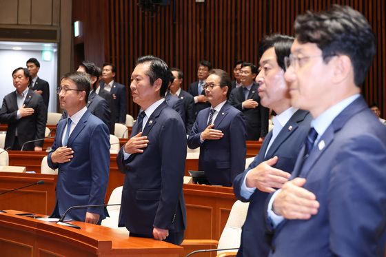 "정청래, 공정한 전대 위해 사퇴해야"…與, 비공개 의총서 촉구