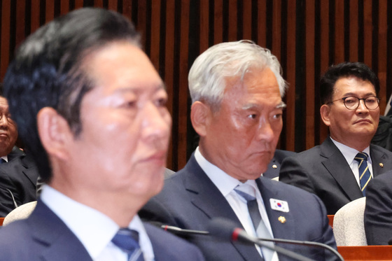 與 비공개 의총 "오늘이라도 물러나야"…정청래, 듣기만 하다 이석(종합)