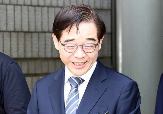 '화천대유 자문' 권순일 前대법관 공소기각…법원 "檢수사개시권 없어"