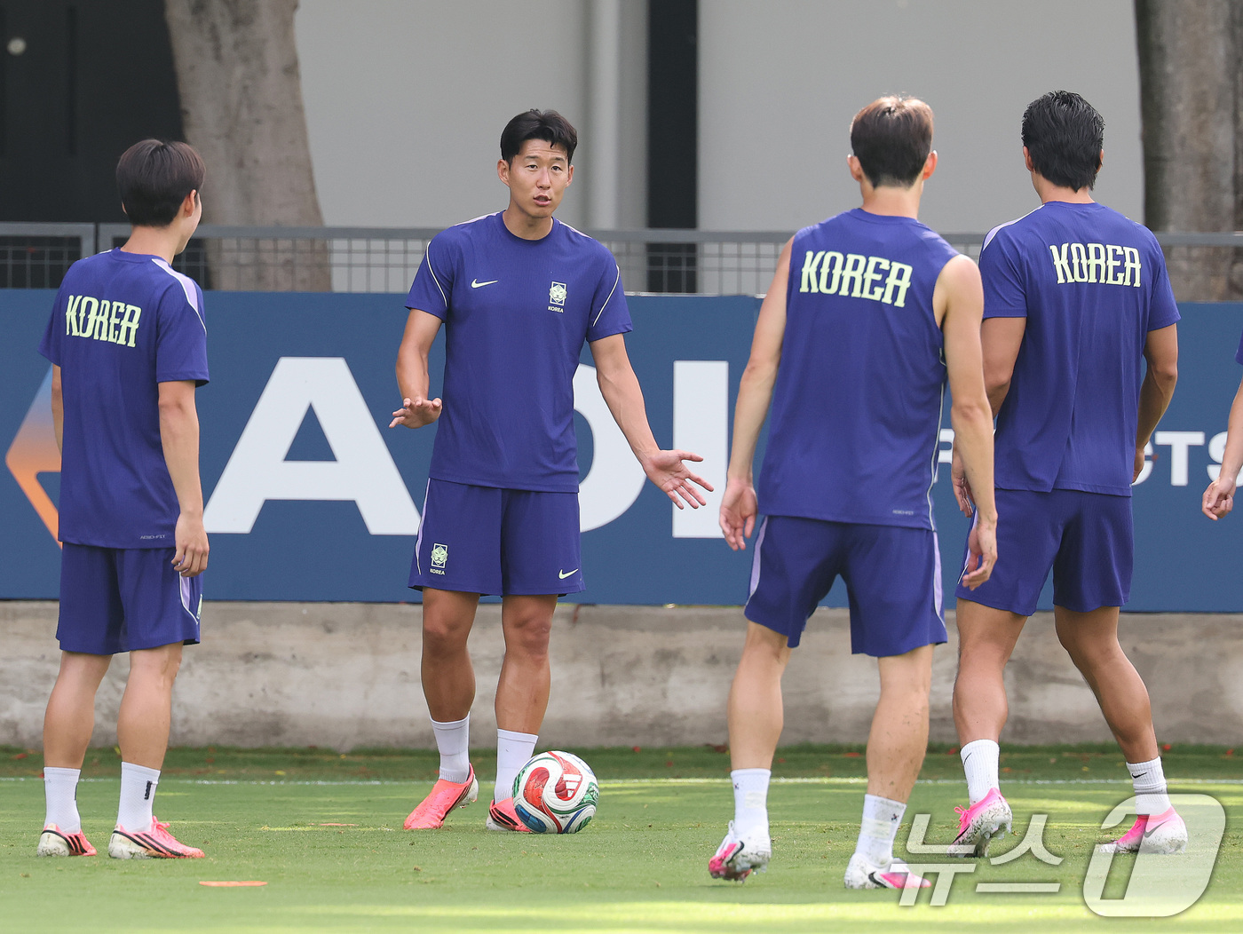 (과달라하라(멕시코)=뉴스1) 임세영 기자 = 2026 북중미 월드컵에 출전하는 대한민국 축구 국가대표팀 손흥민이 10일(현지시간) 멕시코 과달라하라 인근 사포판에 위치한 치바스 …