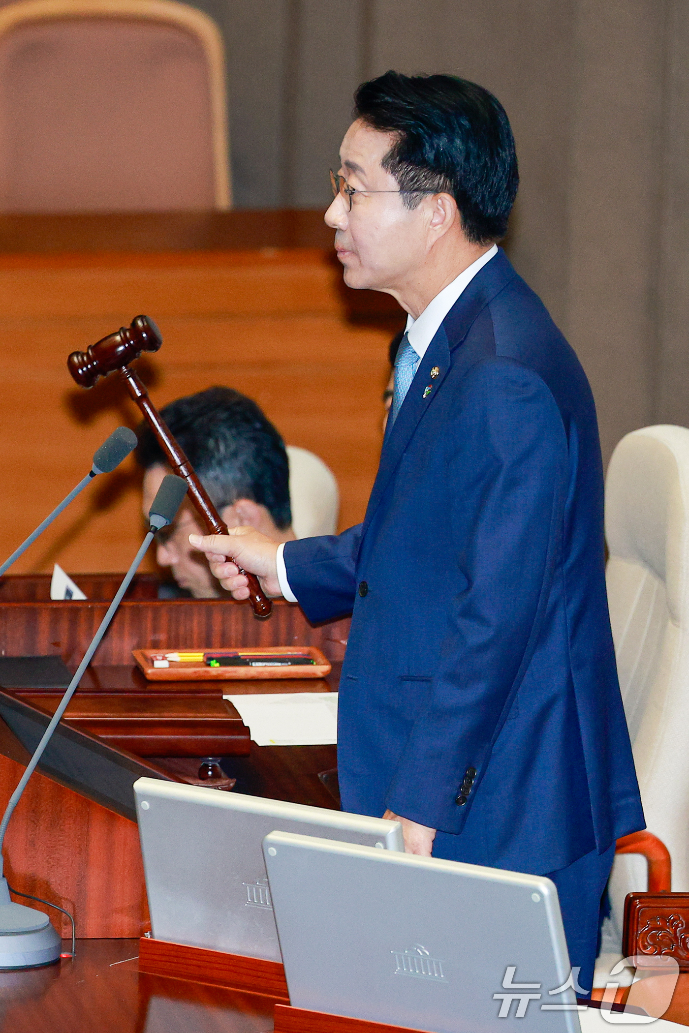 (서울=뉴스1) 안은나 기자 = 조정식 국회의장이 11일 서울 여의도 국회에서 열린 제436회국회(임시회) 제2차 본회의에서 의사봉을 두드리고 있다. 2026.6.11/뉴스1