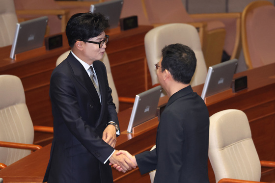 인사하는 한동훈·박정훈