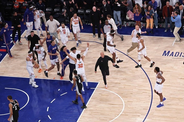 NBA 뉴욕, 파이널 4차전서 샌안토니오에 29점 차 대역전승
