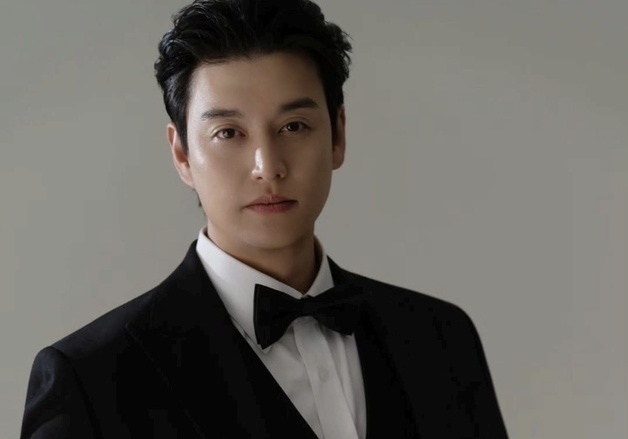 유키스 일라이, 이혼 6년 만에 재혼 "남은 인생 함께"…웨딩화보도 공개
