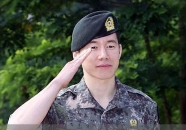 화제의 '참교육' 김무열, 군 면제에도 자진 입대…'생계 곤란' 가정사 눈길